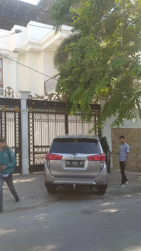 Rumah Pribadi Mentan Syahrul Yasin Limpo di Makassar Dijaga Polisi Bersenjata Lengkap, Ada Apa?