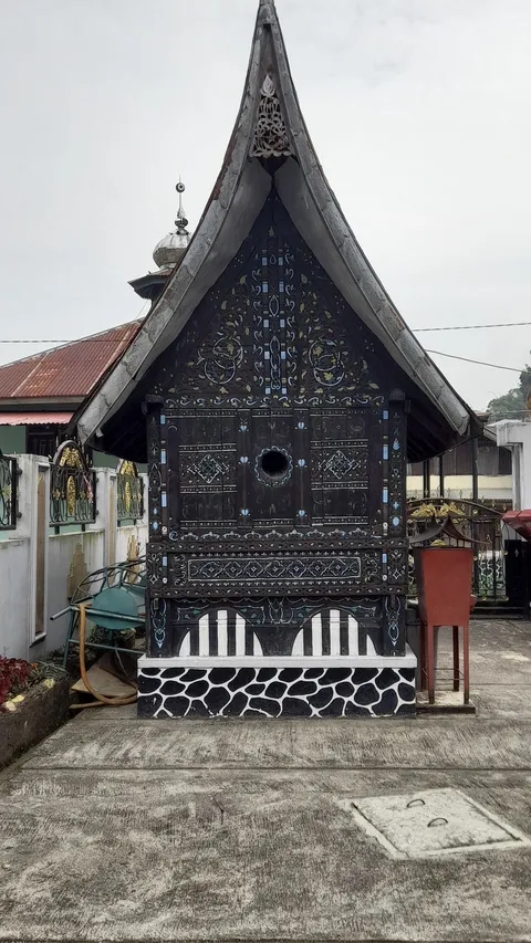 Pesona Masjid Asasi Padang Panjang, Tak Luntur Meski Berumur Ratusan Tahun