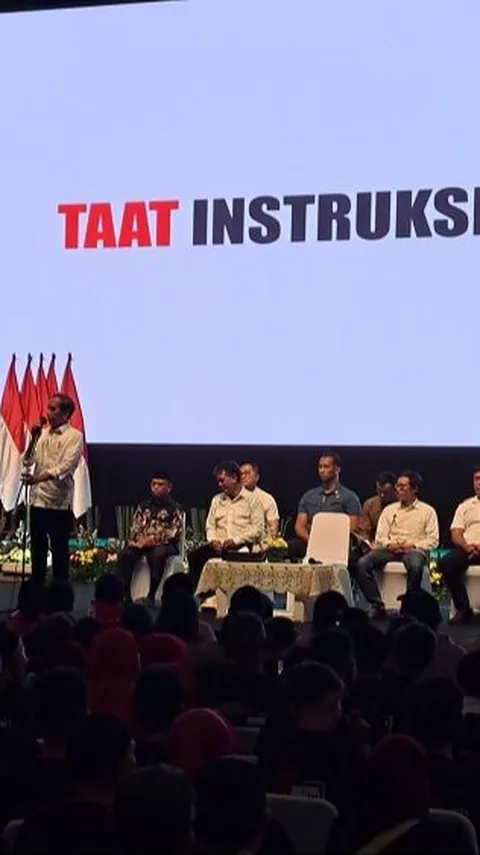 Momen Jokowi Tak Sapa Kaesang saat Sama-Sama Hadiri Acara Relawan di Bogor