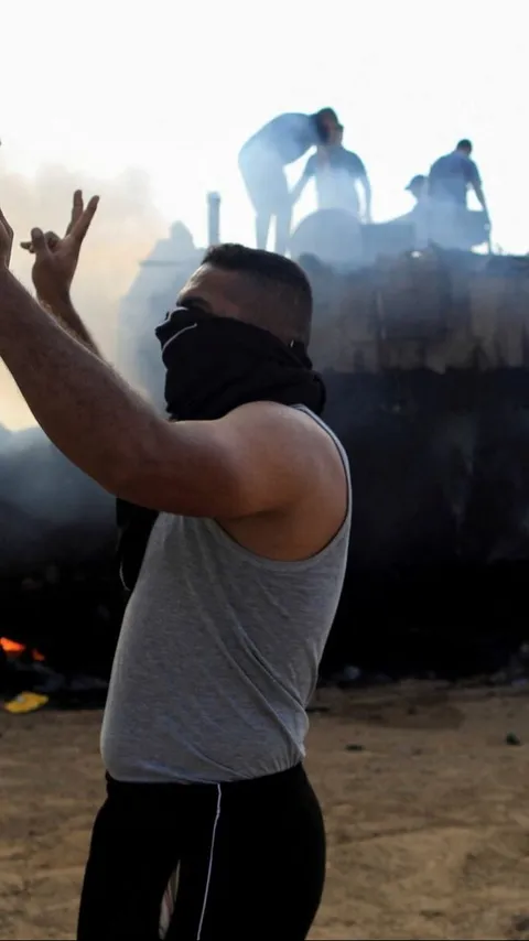 Hamas Lancarkan Serangan Besar Mengejutkan ke Israel, Tank Diambil Alih dan Pagar Pembatas Dijebol