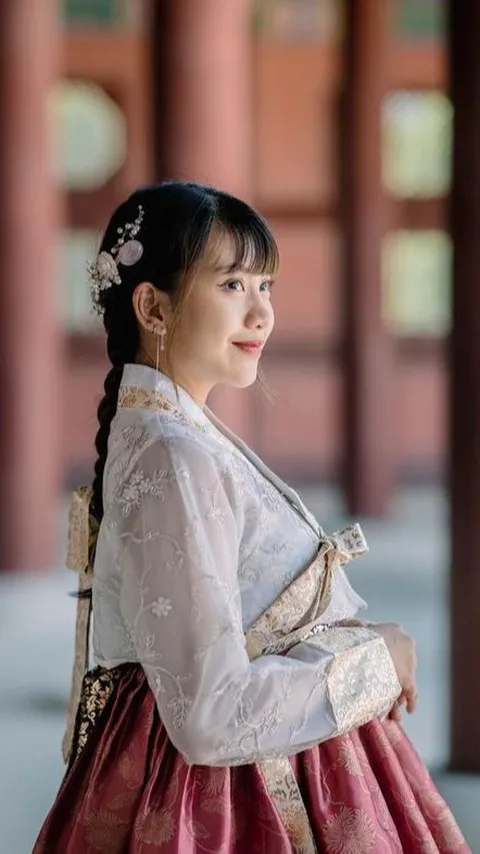 Bikin Pangling, 8 Foto Inspirasi Korean Look Ala Ghea Indrawati yang Cantik Sekali