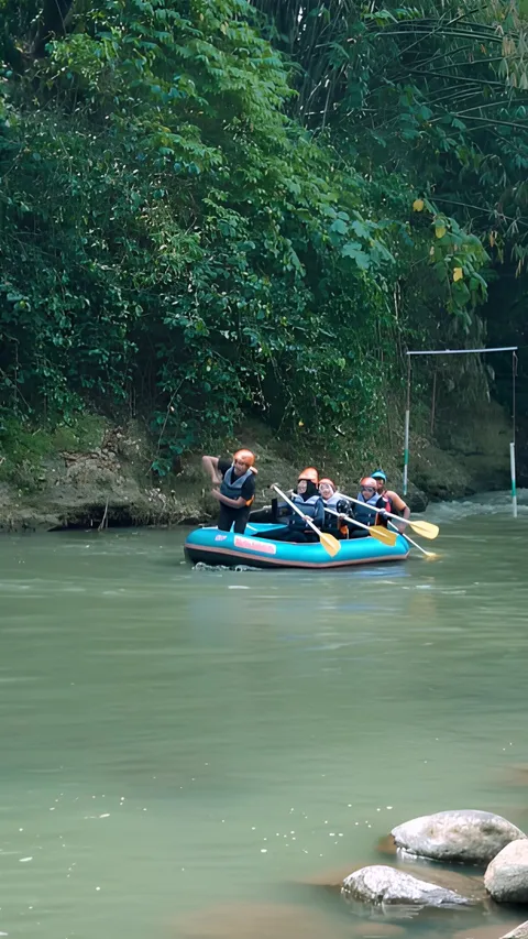 Menjajal Rafting di Sungai Citarik Sukabumi, Tetap Seru Walau Musim Kemarau