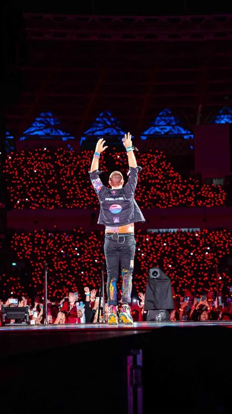Deretan Momen Unik Konser Coldplay di Jakarta, Chris Martin Pantun Bahasa Indonesia hingga Penonton Dilamar