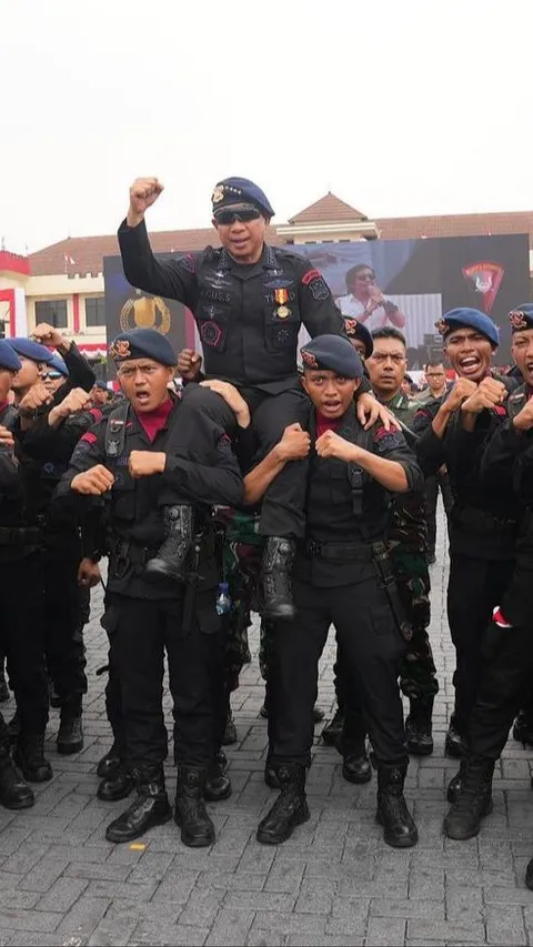 Sosok Gagah 2 Jenderal Bintang 4 TNI Berseragam Pasukan Elite Polri, Senior & Junior jadi Panglima Masuk Markas Brimob