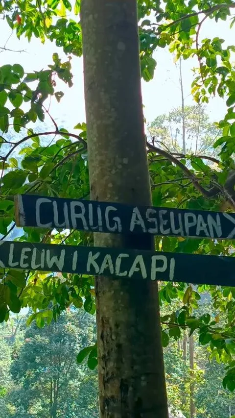 Menikmati Keindahan Curug Aseupan di Lembang, Serasa di Taman Batu
