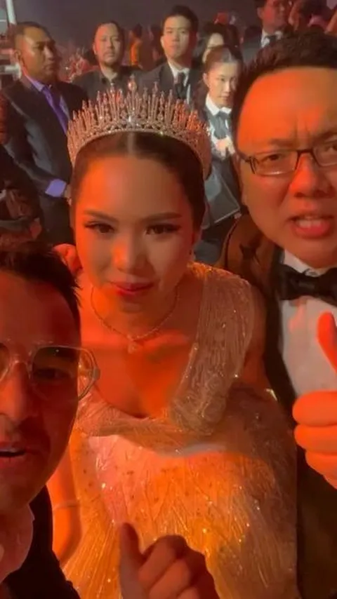 Potret Pernikahan Super Mewah Crazy Rich Surabaya, MC Raffi Ahmad dan Penyanyinya Brian McFadden Eks Westlife