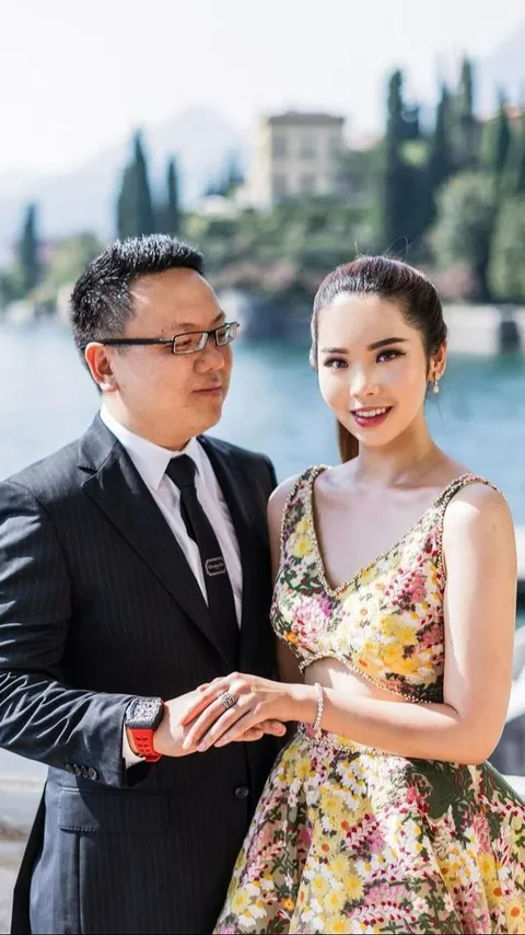 Pernikahannya Viral Karena Undang Brian Westlife, Ini Deretan Potret Prewed Crazy Rich Surabaya Keliling Eropa