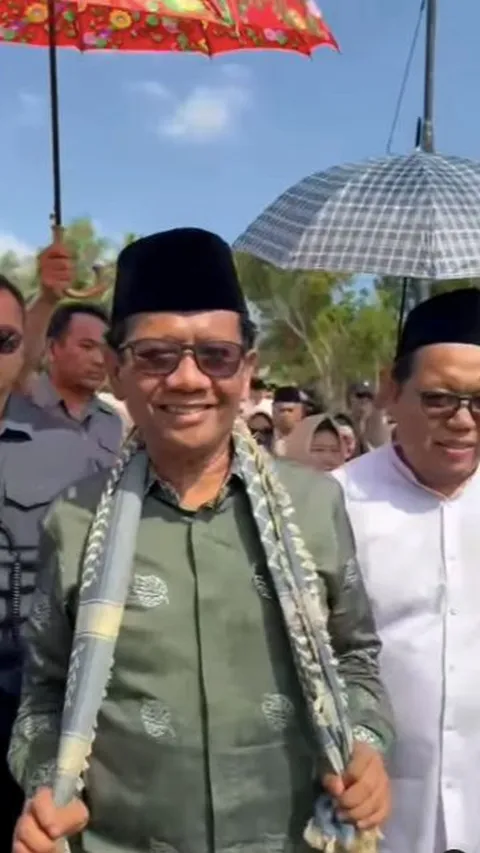 Cawapres Mahfud Terkejut Nyekar ke Makam Ayah Ada Pak Jokowi Lakukan Pengamanan, Ini Dia Sosoknya