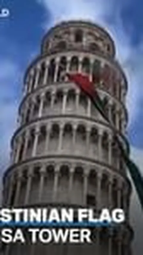 Mahasiswa di Italia Kibarkan Bendera Palestina Raksasa di Menara Pisa