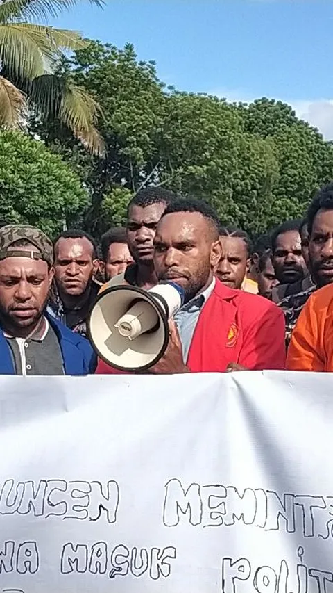 Mahasiswa Ramai-Ramai Tolak Kedatangan Ganjar untuk Beri Kuliah Umum di Uncen Papua