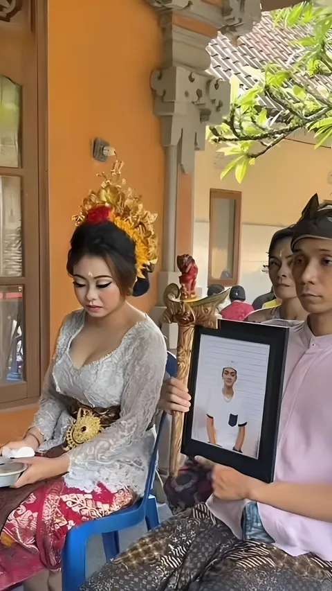 Viral Wanita di Bali Nikah Tanpa Mempelai Pria, Pengantin Laki-Laki Diganti Foto dan Keris