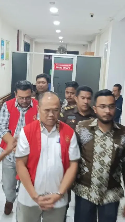 Mantan Dirut KPBN Jadi Tersangka Korupsi Transaksi Pembelian Gula, Rugikan Negara Rp571 Miliar