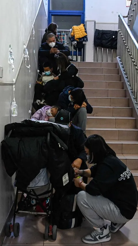 FOTO: Penyakit Misterius Mirip Influenza Melonjak di China: RS Penuh, Banyak Anak Terinfeksi