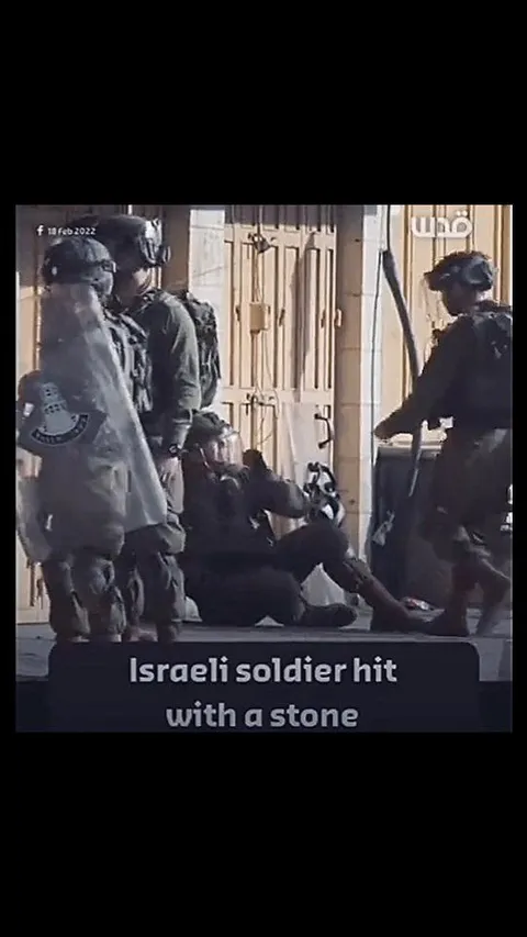 Video Tentara Israel Kemaluannya Dilempar Batu, Kesakitan Tak Bisa Bangun Temannya Malah Tertawa