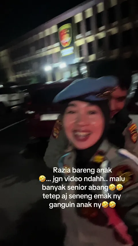 VIDEO: Momen Anak dan Ibu Jadi Polisi, Razia Bareng di Jalan