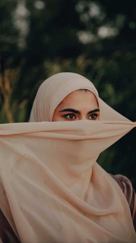 Hijab dan Jilbab Tidak Sama, Inilah 5 Jenis Busana Syar