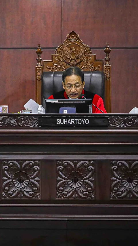 FOTO: Momen Mahkamah Konstitusi Tolak Gugatan Syarat Hakim Konstitusi Minimal 55 Tahun