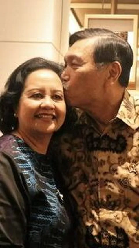 Luhut Kenang Setianya Sang Istri, Ditinggal Bertempur dan Rela Lepas S3 ke Luar Negeri Demi Keluarga