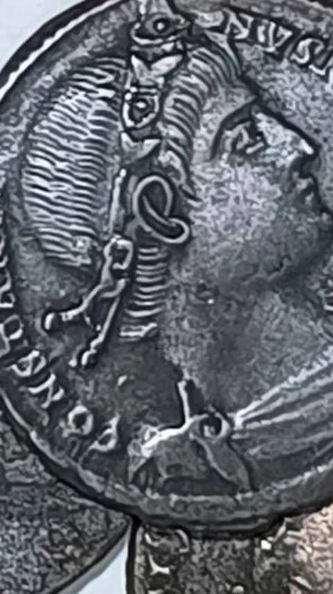 Penyelam Temukan Harta Karun di Bawah Laut, Diperkirakan Berisi 30.000-50.000 Keping Koin