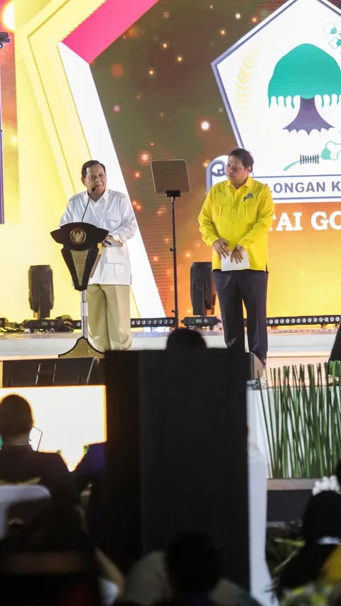 VIDEO: Prabowo Ngaku Berubah Usai 2 Kali Kalah, Kini Suka Bagi Kaos Bikin Jokowi Tertawa