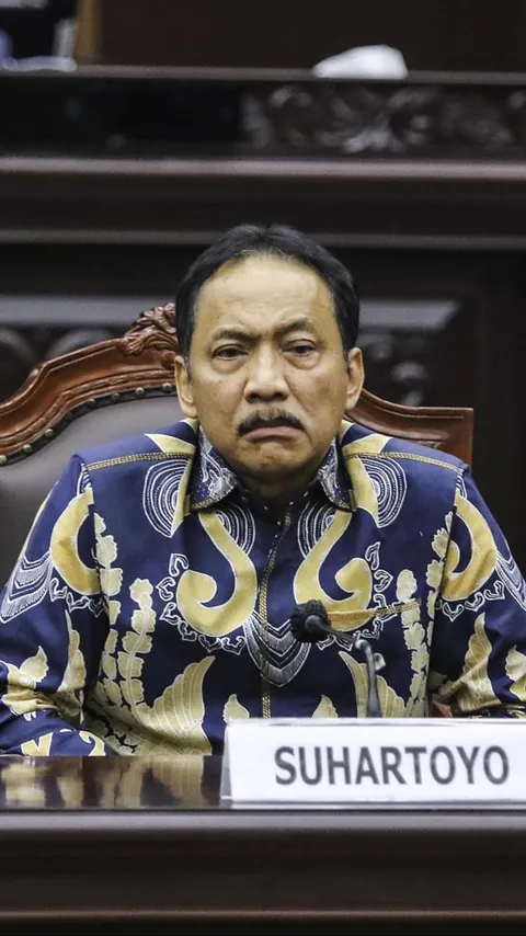 Anwar Usman Didesak Mundur dari Hakim Konstitusi, Ketua MK Suhartoyo Janji 