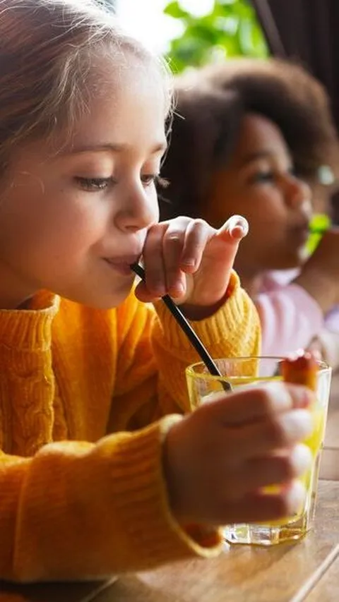 Memastikan Anak Terhidrasi dengan Baik dengan 4 Minuman Sehat Ini