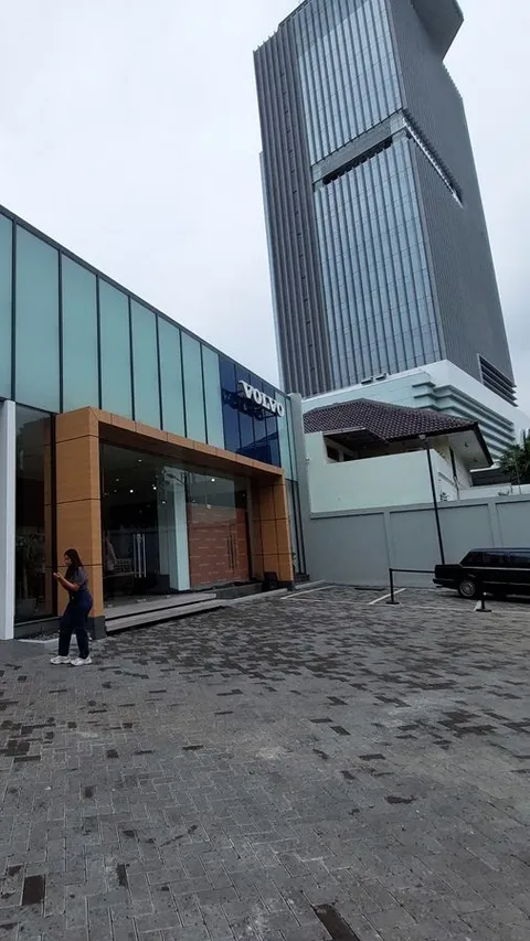 Volvo Bikin Bengkel Ramah Lingkungan di Jakarta, Ada Panel Surya dan Penampungan Air Hujan