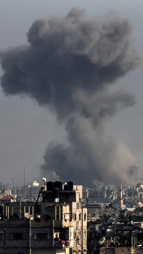 FOTO: Israel Kian Beringas Bombardir Gaza Tanpa Ampun Setelah Amerika Serikat Memveto Resolusi Gencatan Senjata