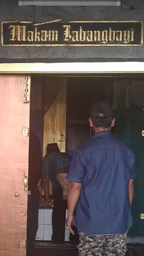 Kerap Jadi Tempat Ziarah, Begini Kisah di Balik Makam Jabang Bayi Kesambi Cirebon