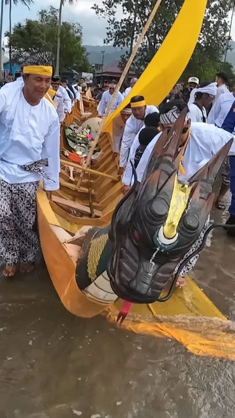 Festival Sekerat, Mengenal Budaya Kutai di Laut