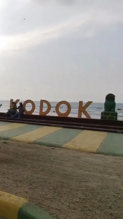 Serunya Berkunjung ke Pantai Kodok Pandeglang, Ada Kolam Renang dengan Pemandangan Laut