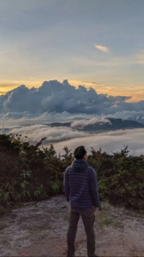Langsung Menghadap Danau Toba, Ini Fakta Menarik Gunung Sibuatan di Kabupaten Karo