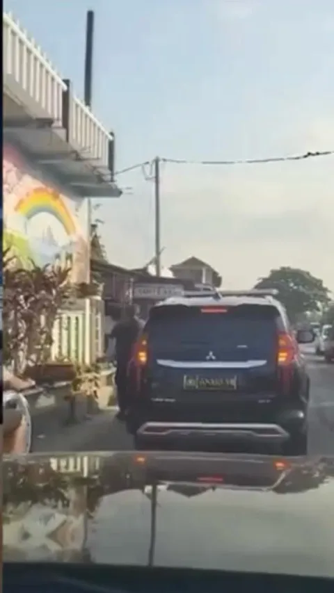 Viral Caleg Kampanye Pakai Mobil Pelat Dinas Polri di Tangerang