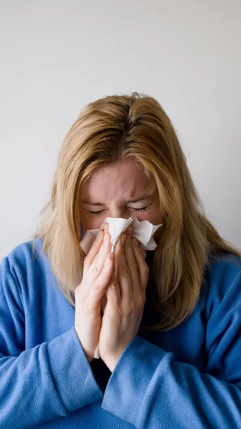 Bahaya Menutup Mulut dan Hidung saat Bersin, Dapat Sebabkan Masalah Serius