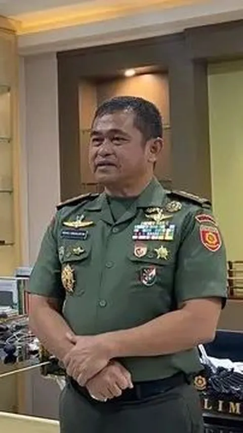 Potret Gagah Jenderal Maruli Kendarai Motor Bak Terbuka, Penumpangnya Ada Jenderal Bintang 2 TNI