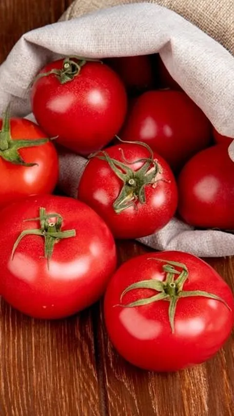 Tomat, Rahasia Kecantikan Wajah yang Tersembunyi