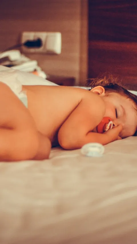 9 Cara Cepat Bantu Bayi Tertidur Pulas di Malam Hari
