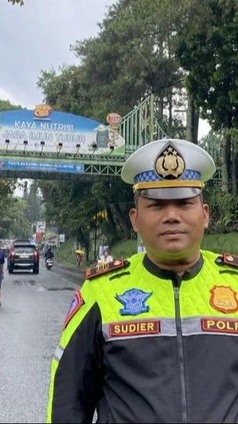 Jalur Lembang Macet Parah Imbas Libur Panjang, Polisi Terapkan 