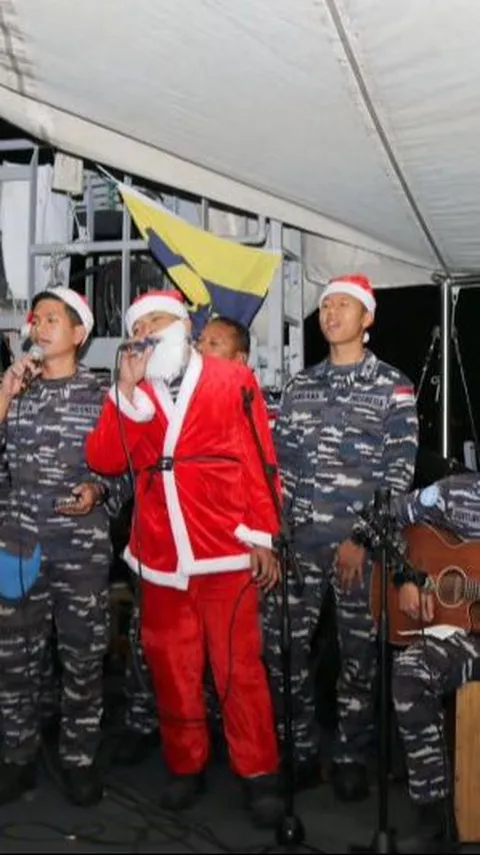 Jauh dari Keluarga, Begini Potret Prajurit TNI Rayakan Natal di Kapal Perang Perbatasan Israel