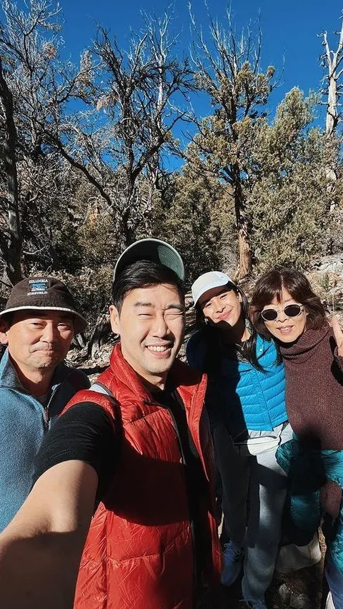 10 Foto Keseruan Maudy Ayunda Hiking Bareng dengan Keluarga Jesse Choi di Amerika Serikat, Potret Cantiknya Curi Perhatian