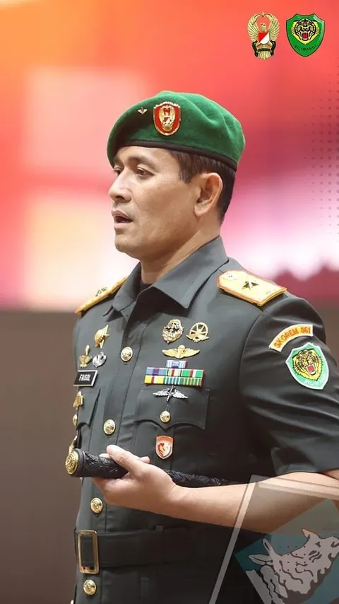 Penampilan Gagah Brigjen TNI Faisol, Raih Bintang Salam Komando sama Kasad Jenderal Maruli