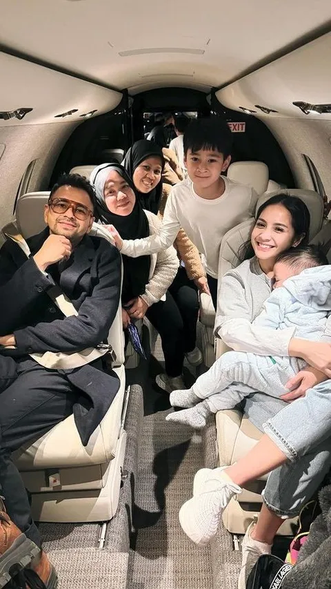 Raffi Ahmad dan Nagita Naik Private Jet ke London, Potret Sus Rini dan Mbak Lala jadi Sorotan