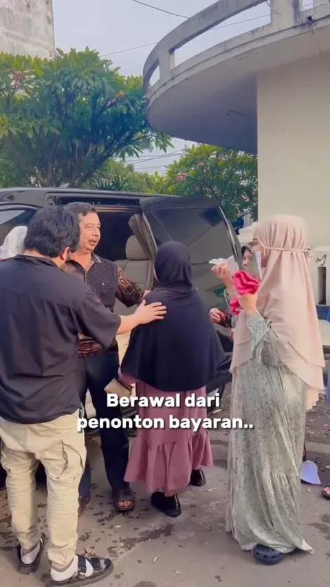 Berawal Dari Penonton Bayaran, 8 Foto Manajer Irfan Hakim Yang Kini Bisa Beli Rumah dan Mobil