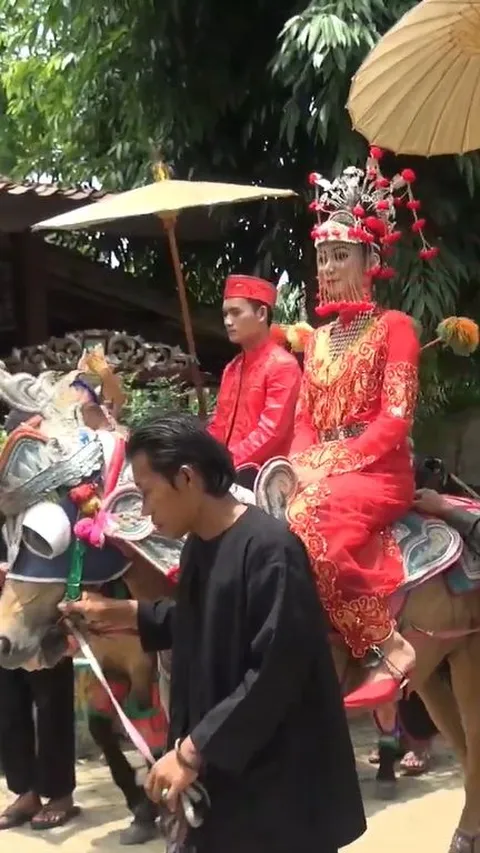 Mengenal Tradisi Pernikahan Unik di Bekasi, Pengantinnya Diarak Keliling Kampung