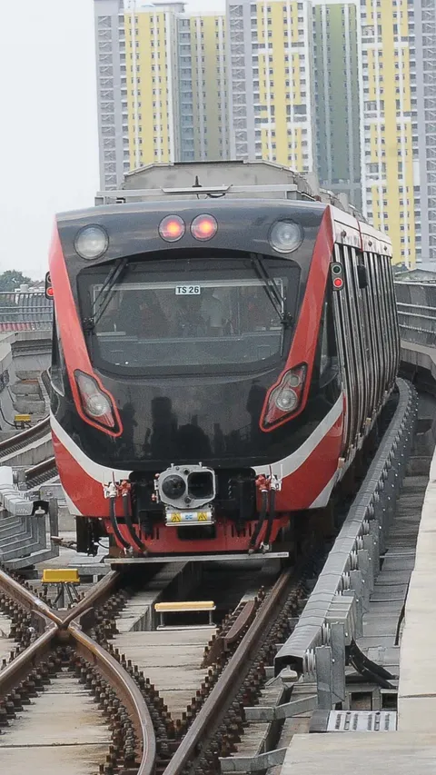 Kursi LRT Jabodebek Bolong Gara-Gara Ulah Penumpang