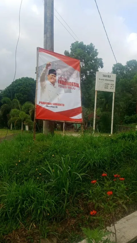 Viral Baliho Prabowo Terpasang di Kompleks Militer, TNI Pastikan Sudah Dicopot