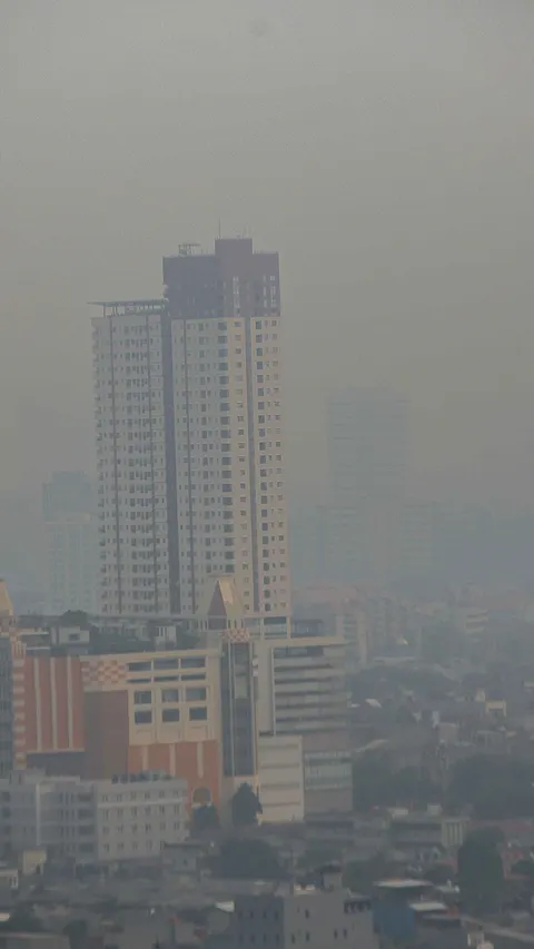 FOTO: Jakarta Kembali Dinobatkan Jadi Kota Pertama dengan Kualitas Udara Terburuk di Dunia