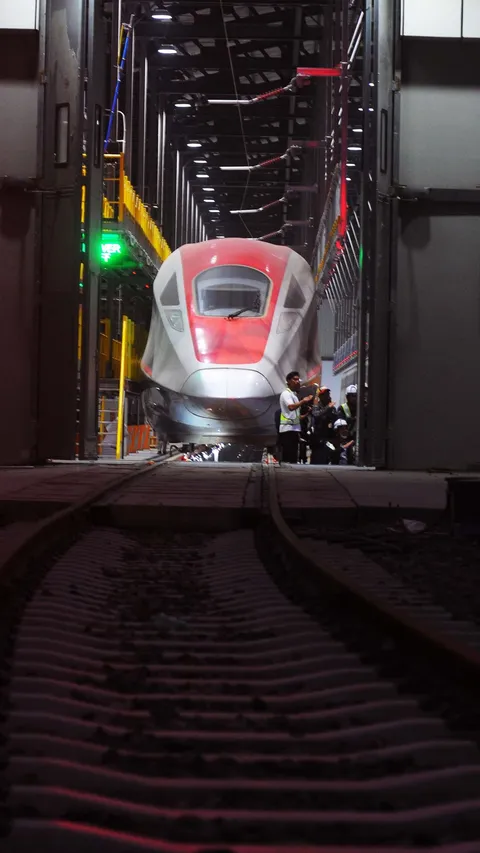 Proyek Kereta Cepat Jakarta-Surabaya Dicoret dari PSN, Ini Alasannya