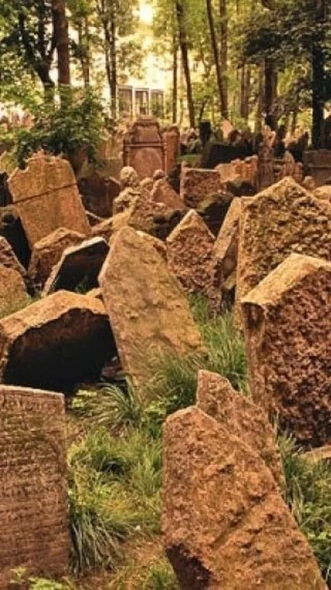 Kerangka Wanita Berusia 5.000 Tahun Ini Ternyata Sosok Penting Zaman Prasejarah, Dikubur dengan Sebilah Pisau Belati Kristal
