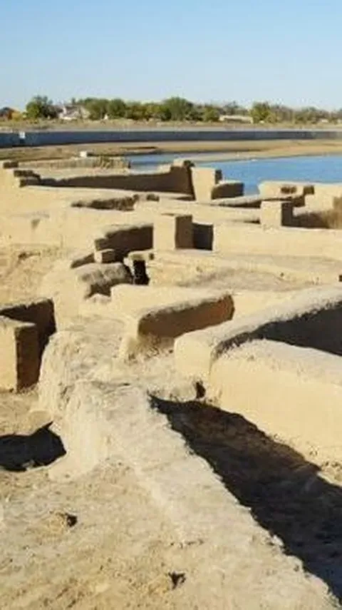 Makam Kuno Abad ke-15 Berbentuk Unik Ditemukan di Kazakhstan, Kerangka Manusia di Dalamnya Ludes Diangkut Rampok